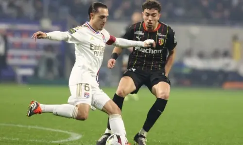 OL: Maxence Caqueret mantiene la fiducia in Textor, ma…